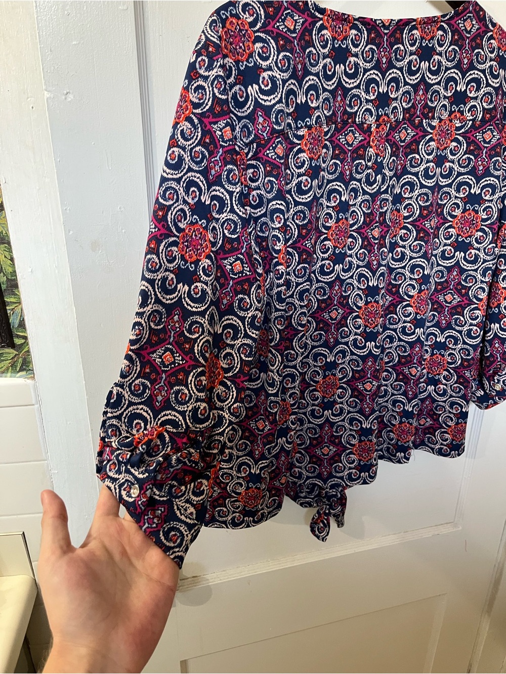 New Directions Top XL Blouse Navy Pink Medallion Tie Front Split Neck EUC - Picture 5 of 7